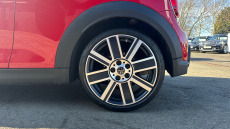 MINI Hatchback 2.0 Cooper S Exclusive 3dr Auto Petrol Hatchback